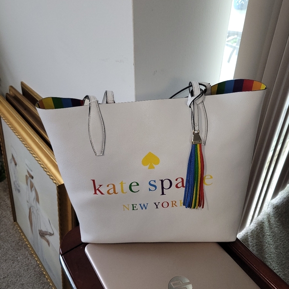 Kate Spade Red and White Tote Bag Vibrant Design Excellent CONDITION - Picture 3 of 5